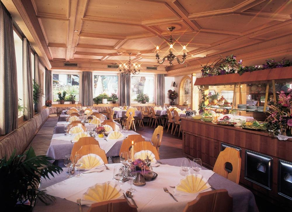 Hotel Klotz San Leonardo in Passiria Eksteriør bilde